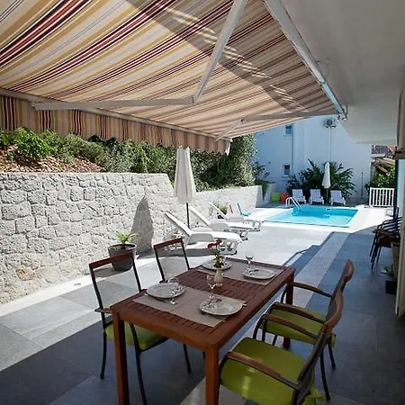 Kalaba Ii Apartment