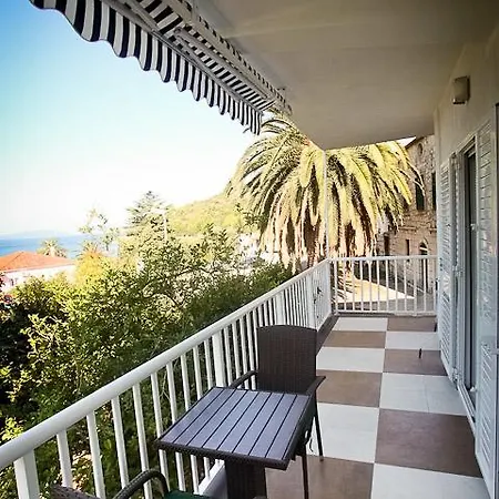 Kalaba Ii Apartament *